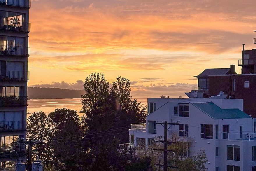 301 1330 Harwood Street