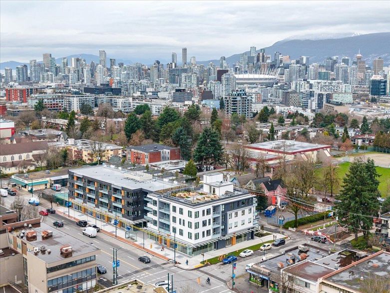 513 2471 St George Street