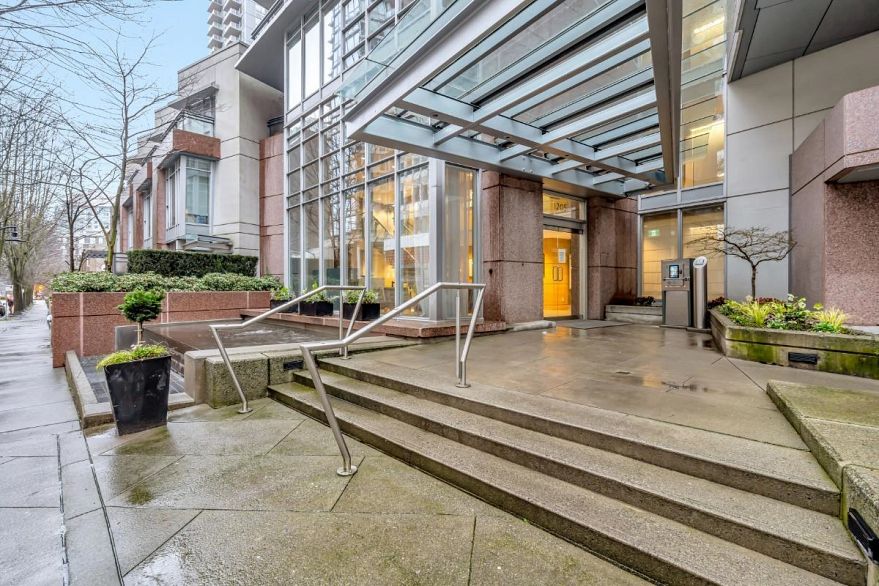 2305 1205 W Hastings Street