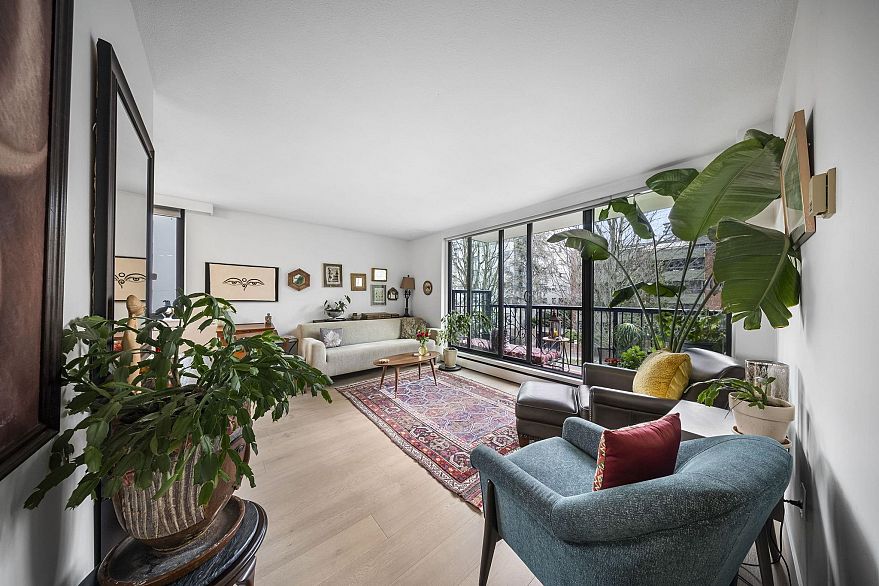 301 1330 Harwood Street