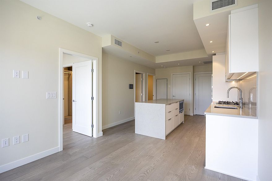 814 6138 Birney Avenue