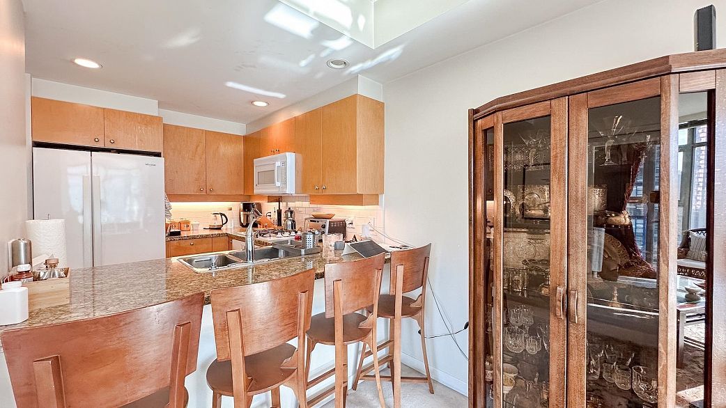 1004 1710 Bayshore Drive