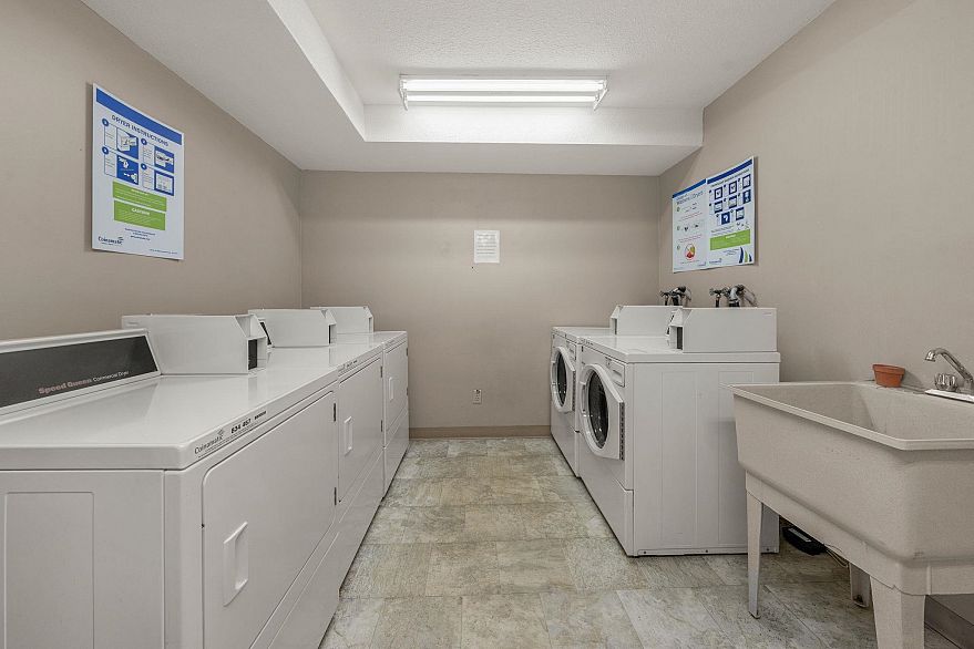 305 33 N Templeton Drive