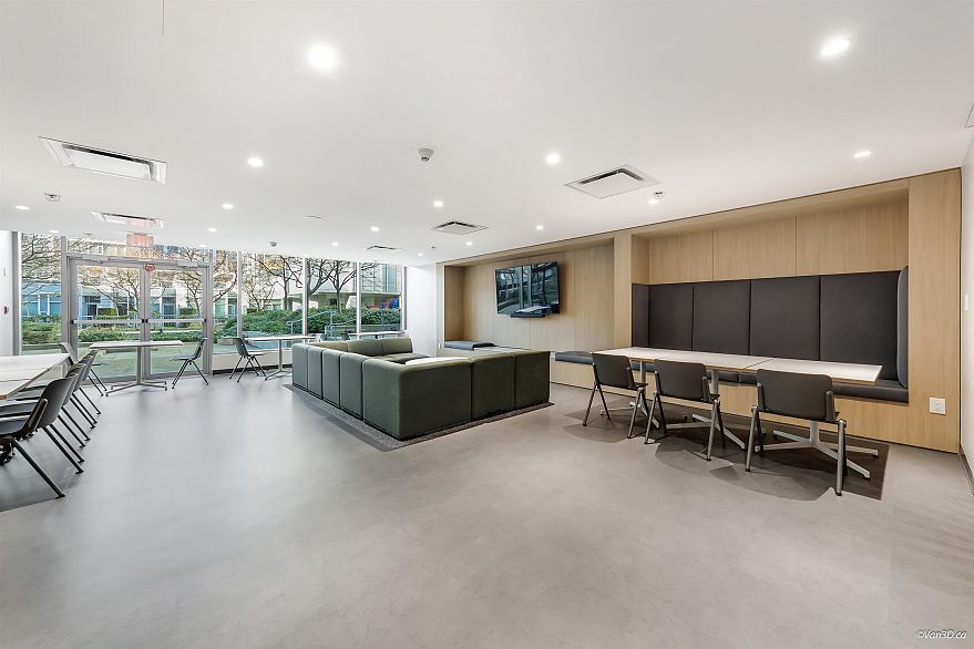 1209 131 Regiment Square