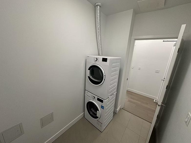 406 6733 Cambie Street