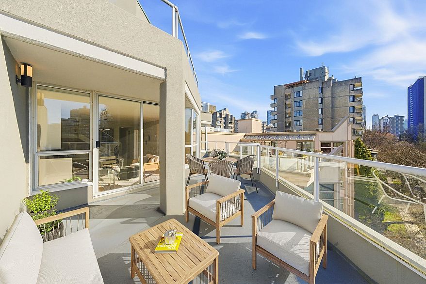 702 1771 Nelson Street