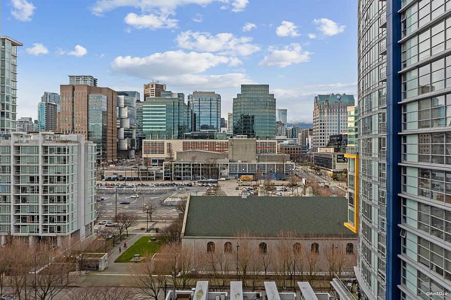 1209 131 Regiment Square