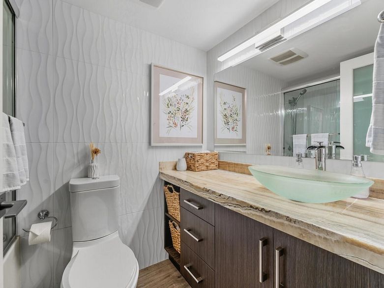 521 666 Leg In Boot Square