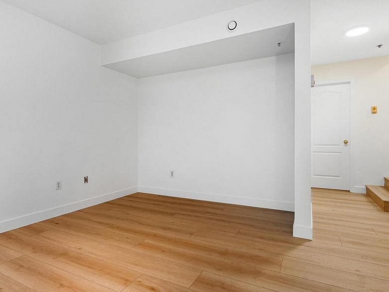 401 1723 Frances Street