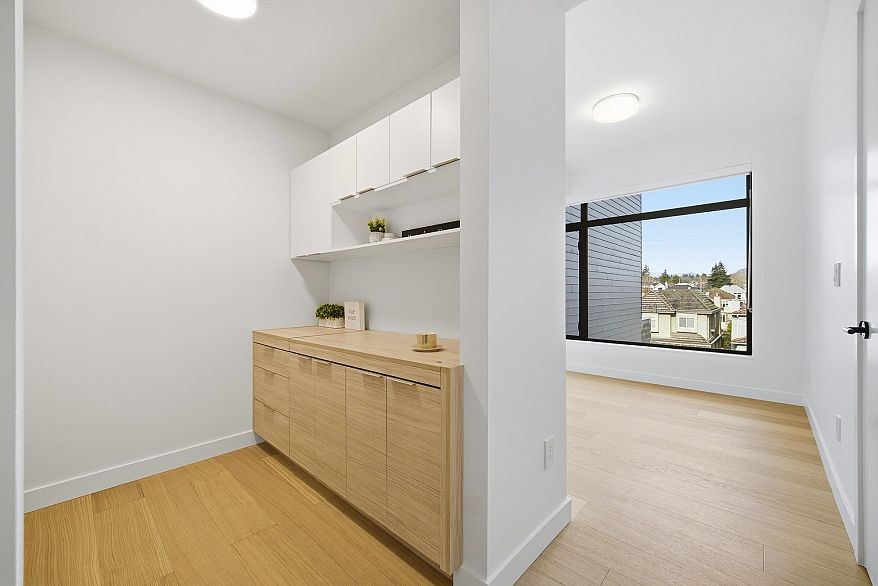 406 6485 Manitoba Street