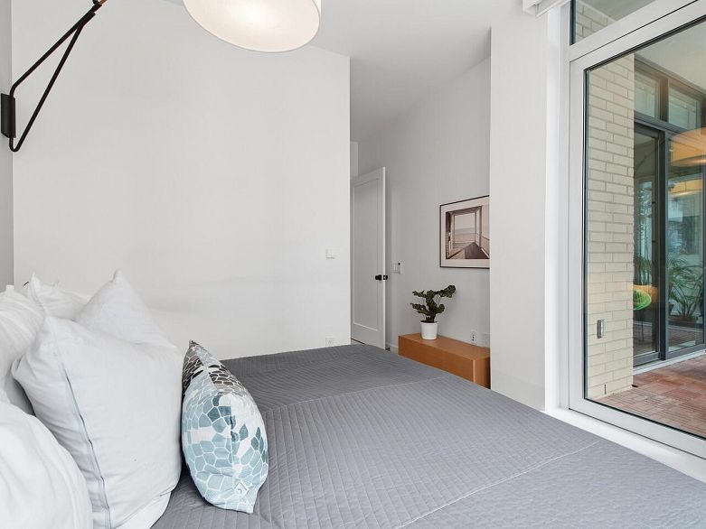 313 77 Walter Hardwick Avenue