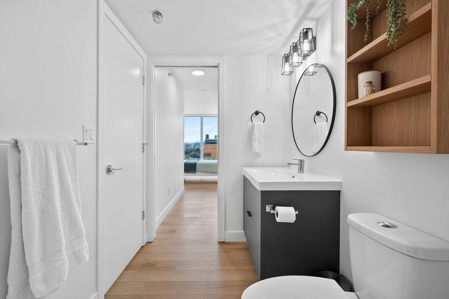 1302 120 Milross Avenue