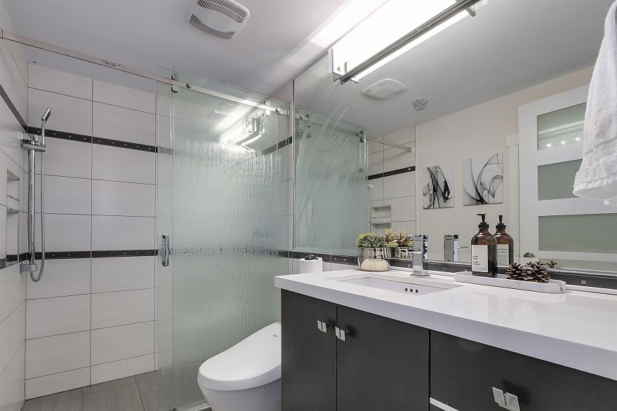 3002 1199 Marinaside Crescent