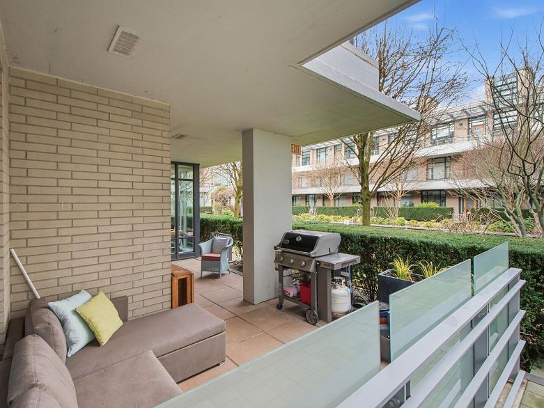 313 77 Walter Hardwick Avenue