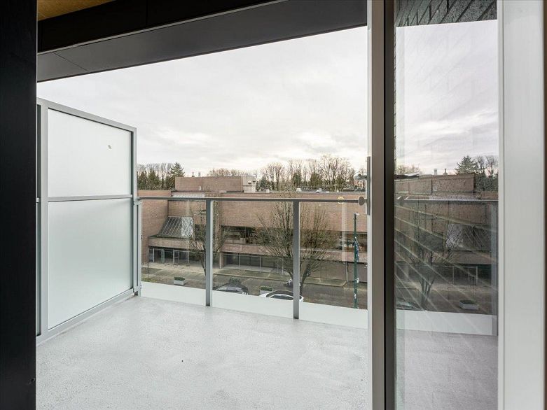 513 2471 St George Street