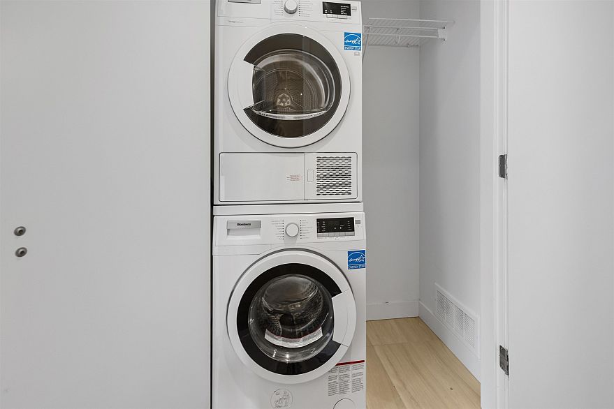 307 5383 Cambie Street