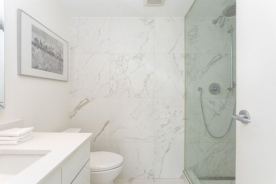 302 1438 Richards Street