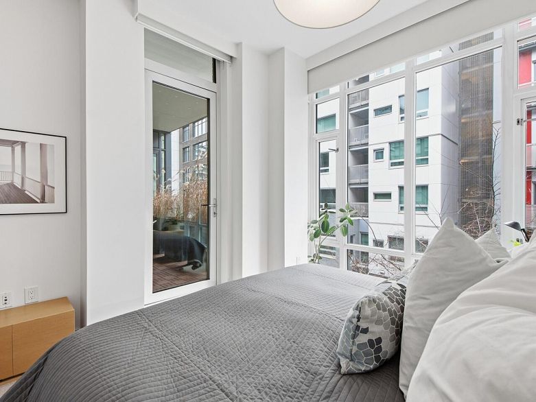 313 77 Walter Hardwick Avenue