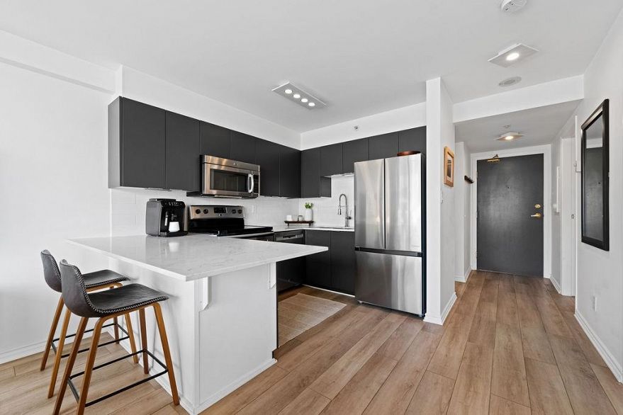 404 1633 W 8th Avenue