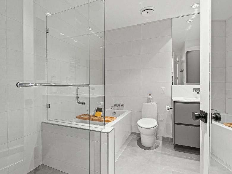 313 77 Walter Hardwick Avenue