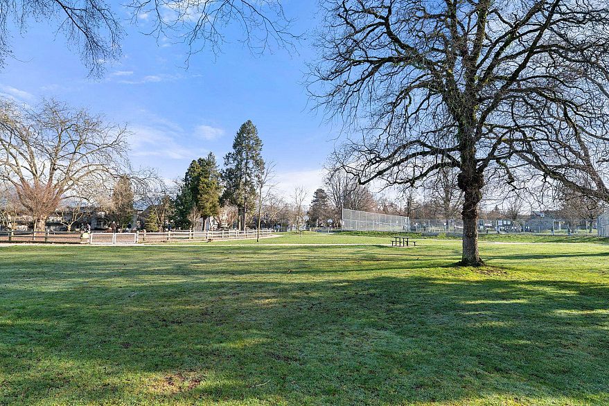 305 33 N Templeton Drive