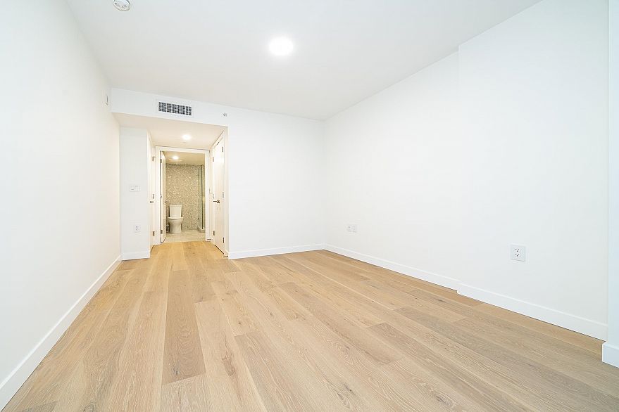 107 5212 Cambie Street