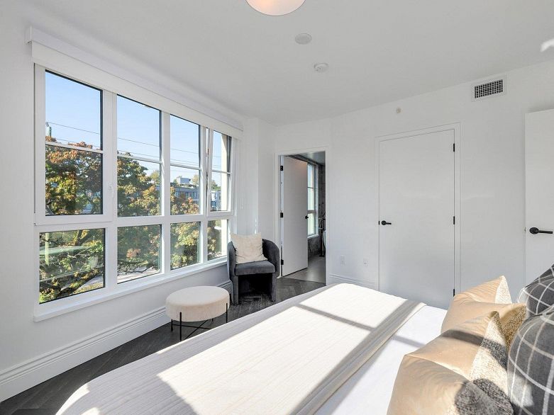 309 2096 W 47th Avenue