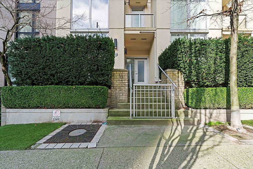 1237 Richards Street