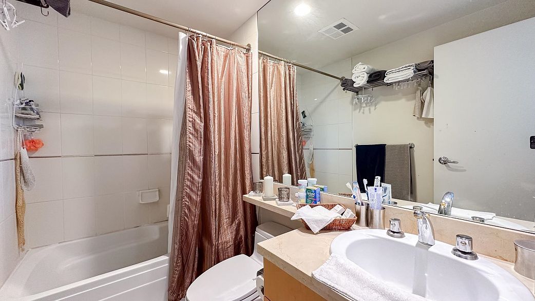 1004 1710 Bayshore Drive