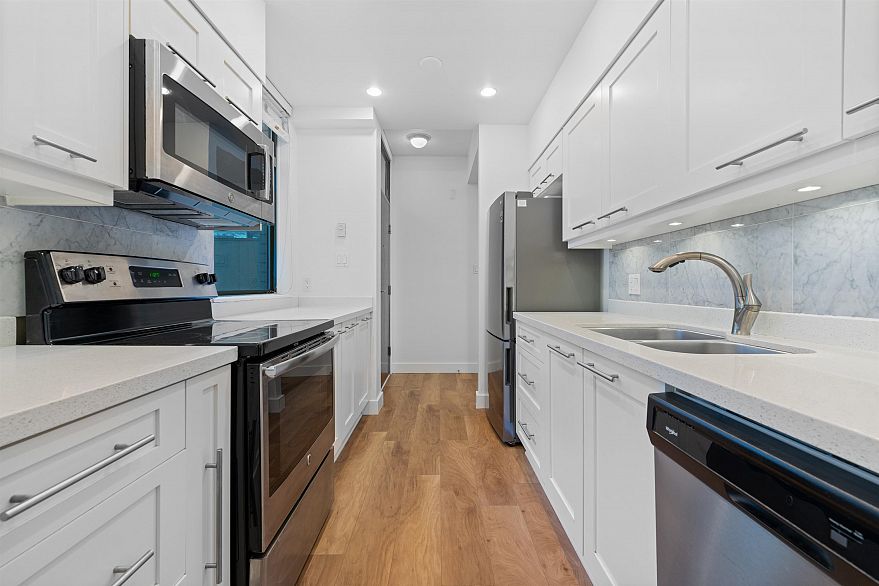 203 1238 Melville Street