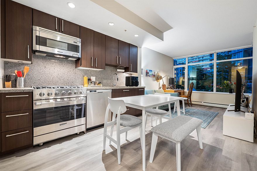 257 108 W 1st Avenue