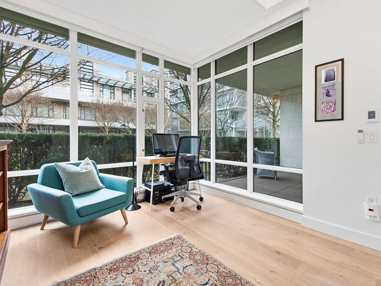 313 77 Walter Hardwick Avenue