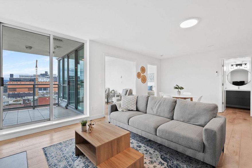 1302 120 Milross Avenue