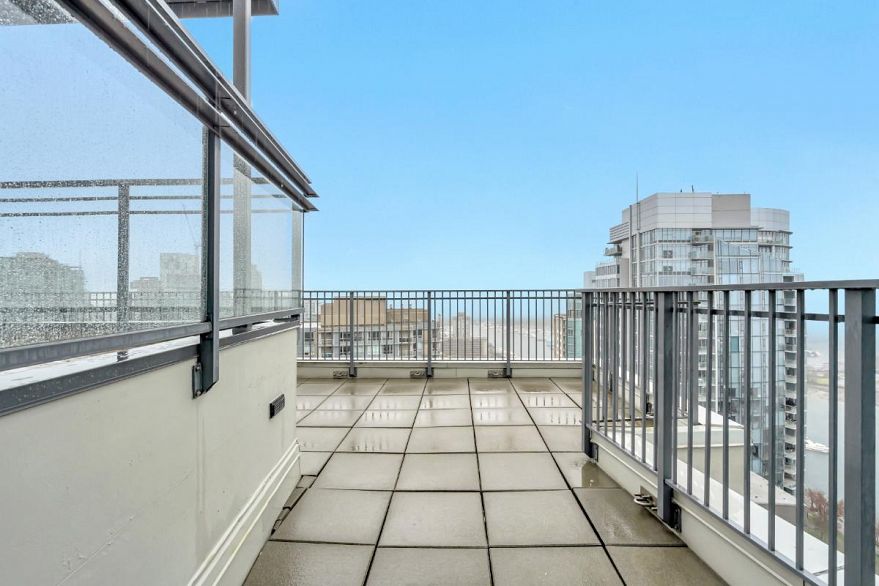 2305 1205 W Hastings Street