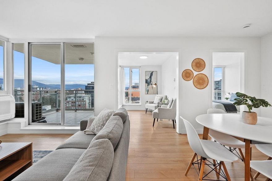 1302 120 Milross Avenue