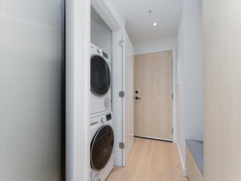 513 2471 St George Street