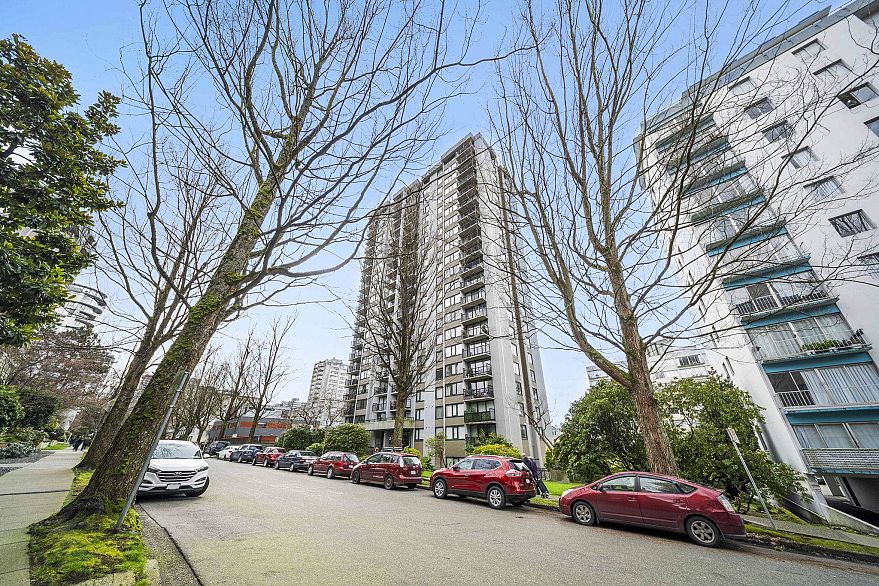 301 1330 Harwood Street