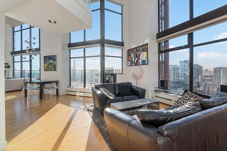 2306 128 W Cordova Street