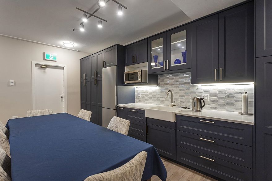 405 3777 W 8th Avenue