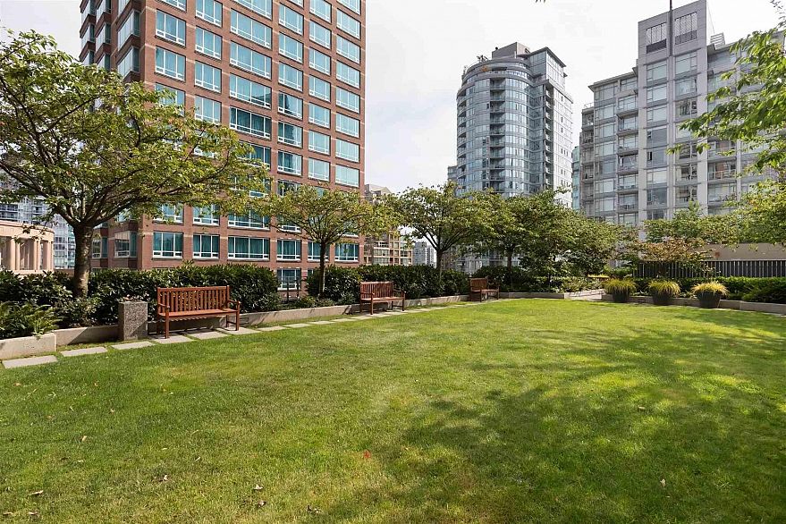 1901 788 RICHARD STREET, Vancouver BC V6B 0C7