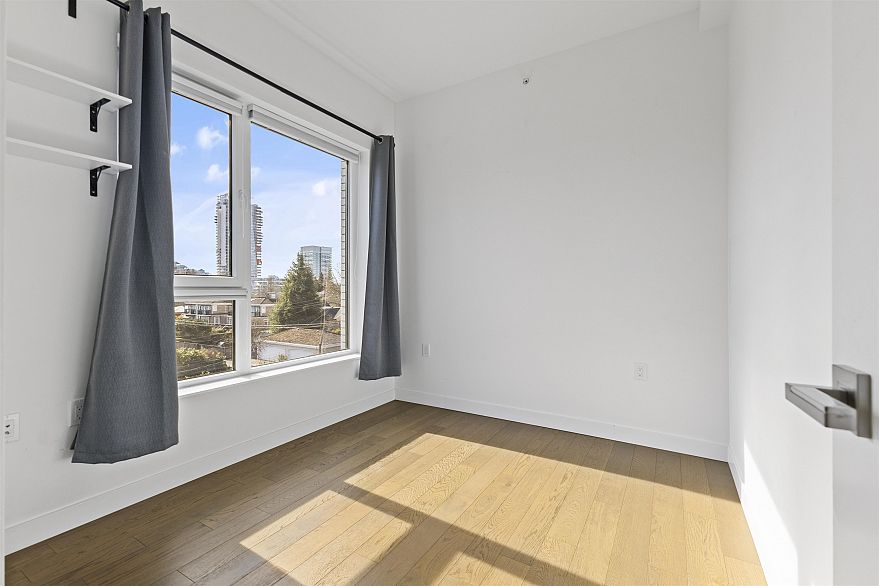 307 5383 Cambie Street