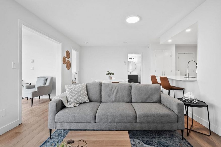 1302 120 Milross Avenue