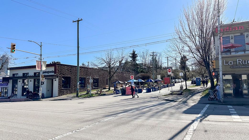 202 2080 Maple Street