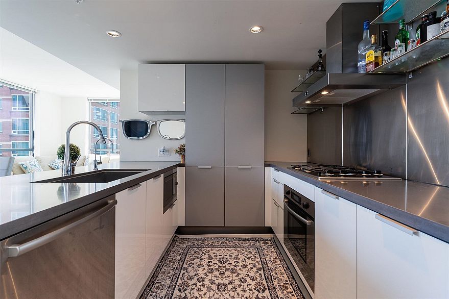 1901 788 RICHARD STREET, Vancouver BC V6B 0C7