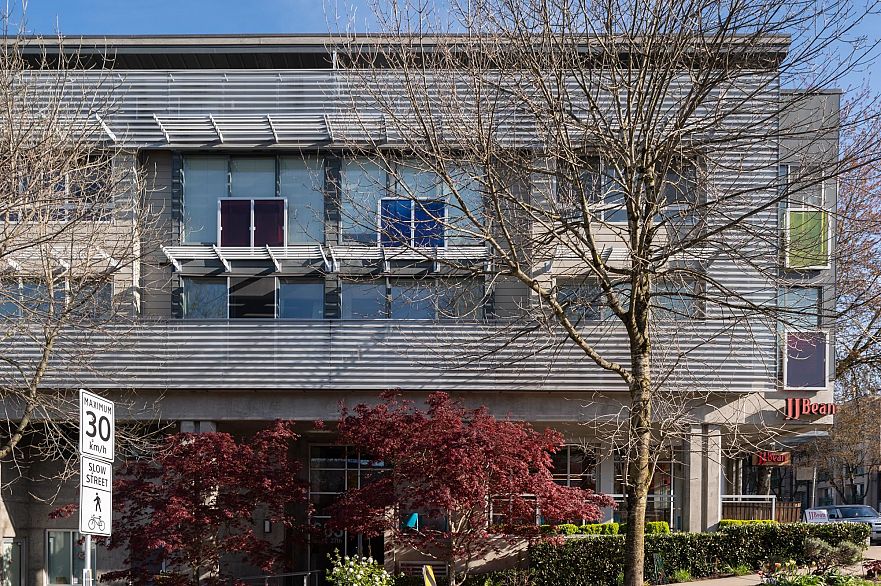 PH1 683 E 27th Avenue