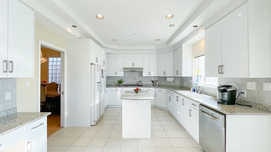 2056 Scarboro Avenue