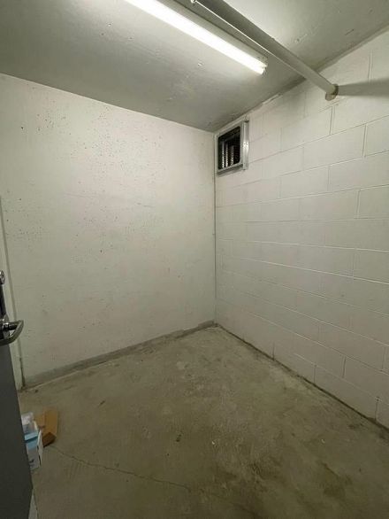 23** 667 HOWE STREET, Vancouver BC V6C 2E5