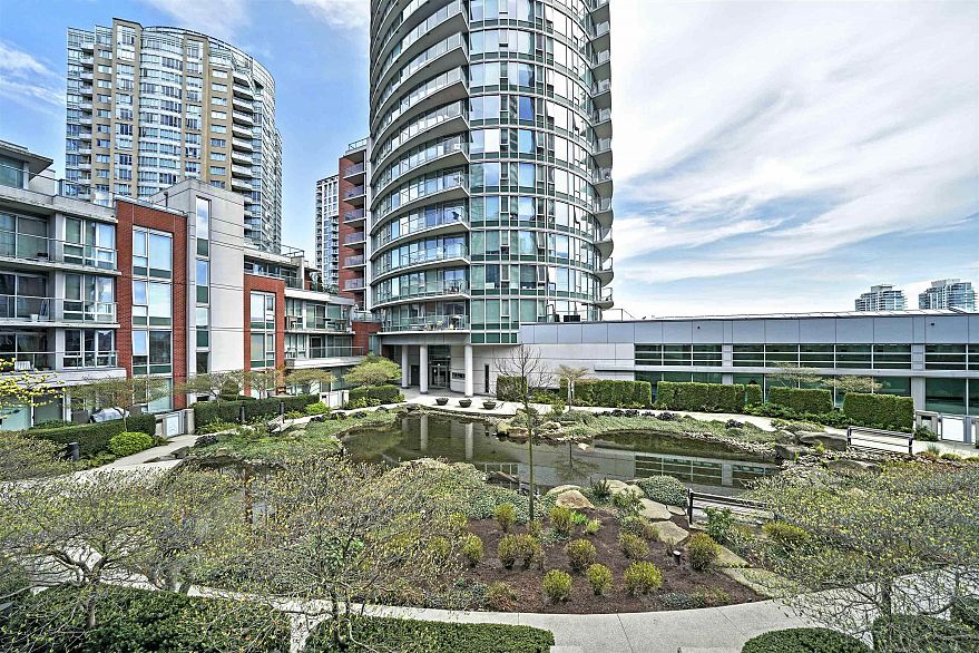 2309 688 Abbott Street