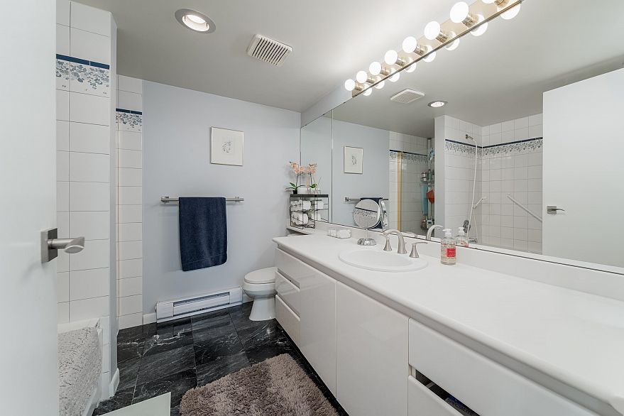 901 1566 W 13th Avenue