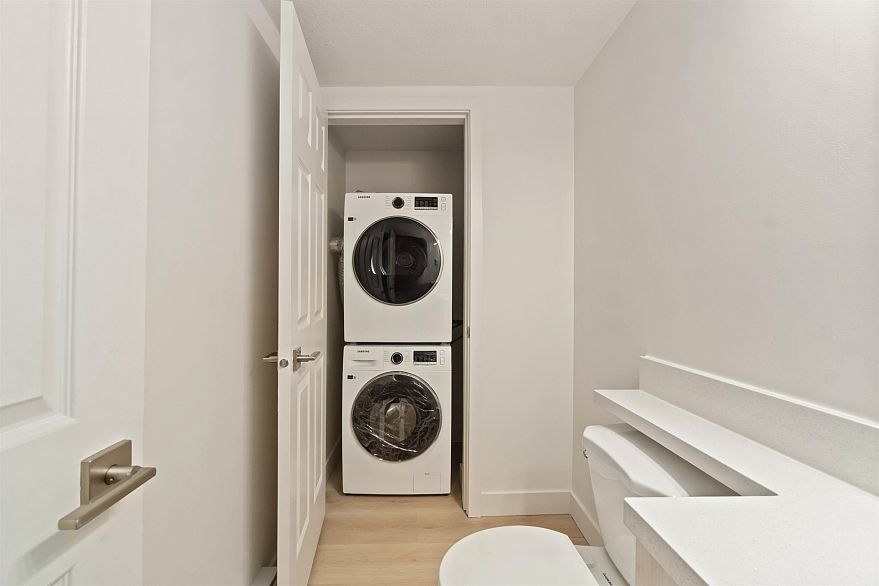 303 2928 Commercial Drive